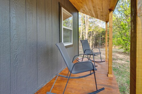 Cozy Henderson Studio - 2 Mi to Norfork Lake!