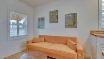 Apartment (0 Bedroom) | Interior