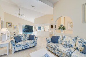 Interior - Beachy Port Charlotte Home w/ Hot Tub & Pool! (Port Charlotte)