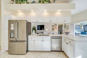 Interior - Beachy Port Charlotte Home w/ Hot Tub & Pool! (Port Charlotte)