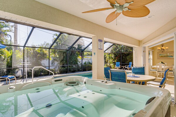Beachy Port Charlotte Home W/ Hot Tub & Pool! - Florida