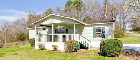 House (4 Bedrooms) | Front of property