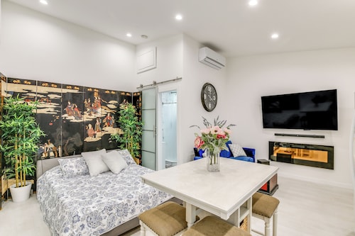 East Los Angeles Studio - Near Dodger Stadium!