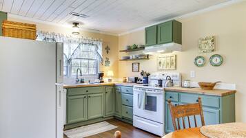Cottage (2 Bedrooms) | Interior