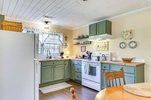 Cottage (2 Bedrooms) | Interior