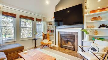 Apartment (3 Bedrooms) | Front of property