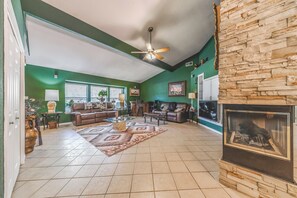 Interior - Charming Home w/ Patios, Near Ruidoso Downs Casino (Ruidoso)