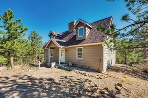 House (2 Bedrooms) | Interior - Quiet + Peaceful Home in Allenspark w/ Deck! (Allenspark)