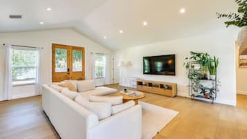 House (3 Bedrooms) | Front of property