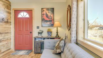 ุงูู
ูุดุฃุฉ ู
ู ุงูุฏุงุฎู