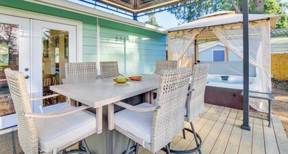 Charming Arlington Home w/ Hot Tub & Fenced Yard!