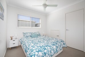 3 bedrooms, desk, iron/ironing board, bed sheets - The ultimate property that you need to relax and unwind in Harrintgon (Harrington)