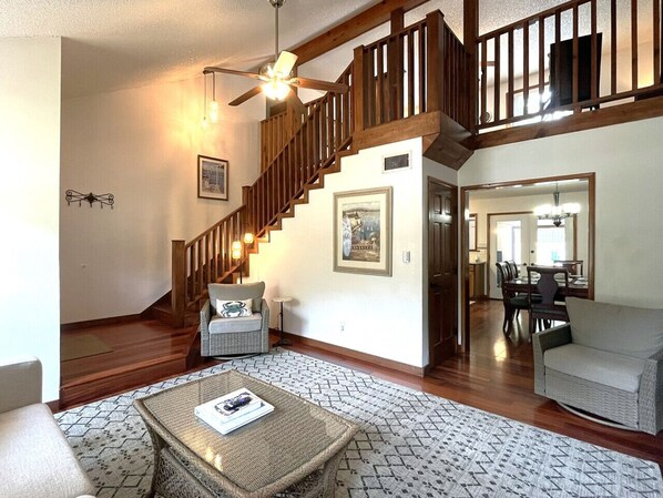 Smart TV, tavolo da calcetto, tavolo da ping pong