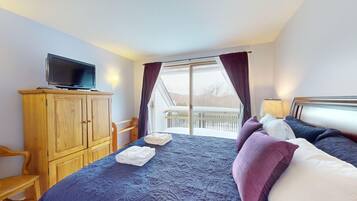 Condo, 3 Bedrooms | 3 bedrooms, free WiFi