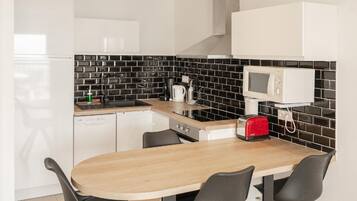 Fridge, microwave, oven, dishwasher