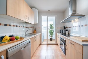 Private kitchen - Sunset Malaga Apartments - Capuchinos (Málaga)