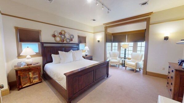 1 bedroom, iron/ironing board, travel cot, WiFi - Sierra Casita: 1bd/1bth Studio, close to Plaza! (Santa Fe)