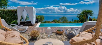 Villa LIna - beautiful villa with infinity pool near the beach
