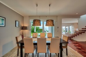Dining - Villa LIna - beautiful villa with infinity pool near the beach (Lovranska Draga)