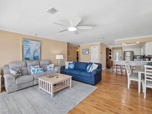Smart TV - Coastal Cottage | Pet Friendly, Private Pool + Short Walk to the Beach! (Pensacola Beach)
