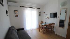 Uklassifisert bilde, 3 av 9, knapp