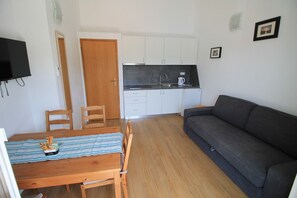 TV - Villa Hortus / 4 Apartment with Sea view (Neum)