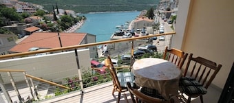 Villa Hortus / 6 Apartment with Sea view
