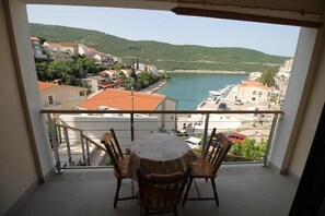 Outdoor dining - Villa Hortus / 6 Apartment with Sea view (Neum)