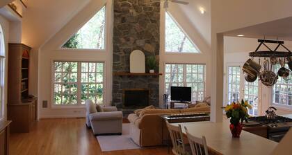 Vacation Getaway - Nature Retreat with Modern Comforts