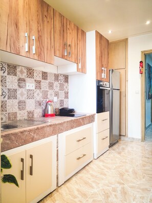 Comfort Apartment, 2 Bedrooms | Private kitchen