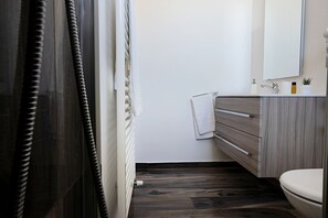Shower, hair dryer, bidet, towels - MOD SALENTO B&B - QUADRUPLE ROOM 2 (Corsano)