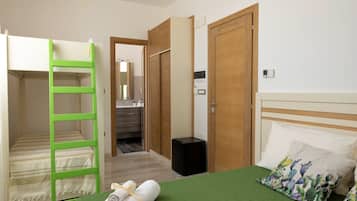 1 bedroom, desk, free WiFi, bed sheets