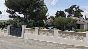 Enceinte de lâhĂ©bergement