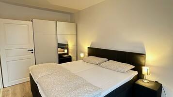 1 bedroom, iron/ironing board, WiFi, bed sheets