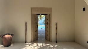 Interior - Kenya Luxury Villa Beachfront in Msambweni, AC, 3BDRS, Infinity pool (Msambweni)