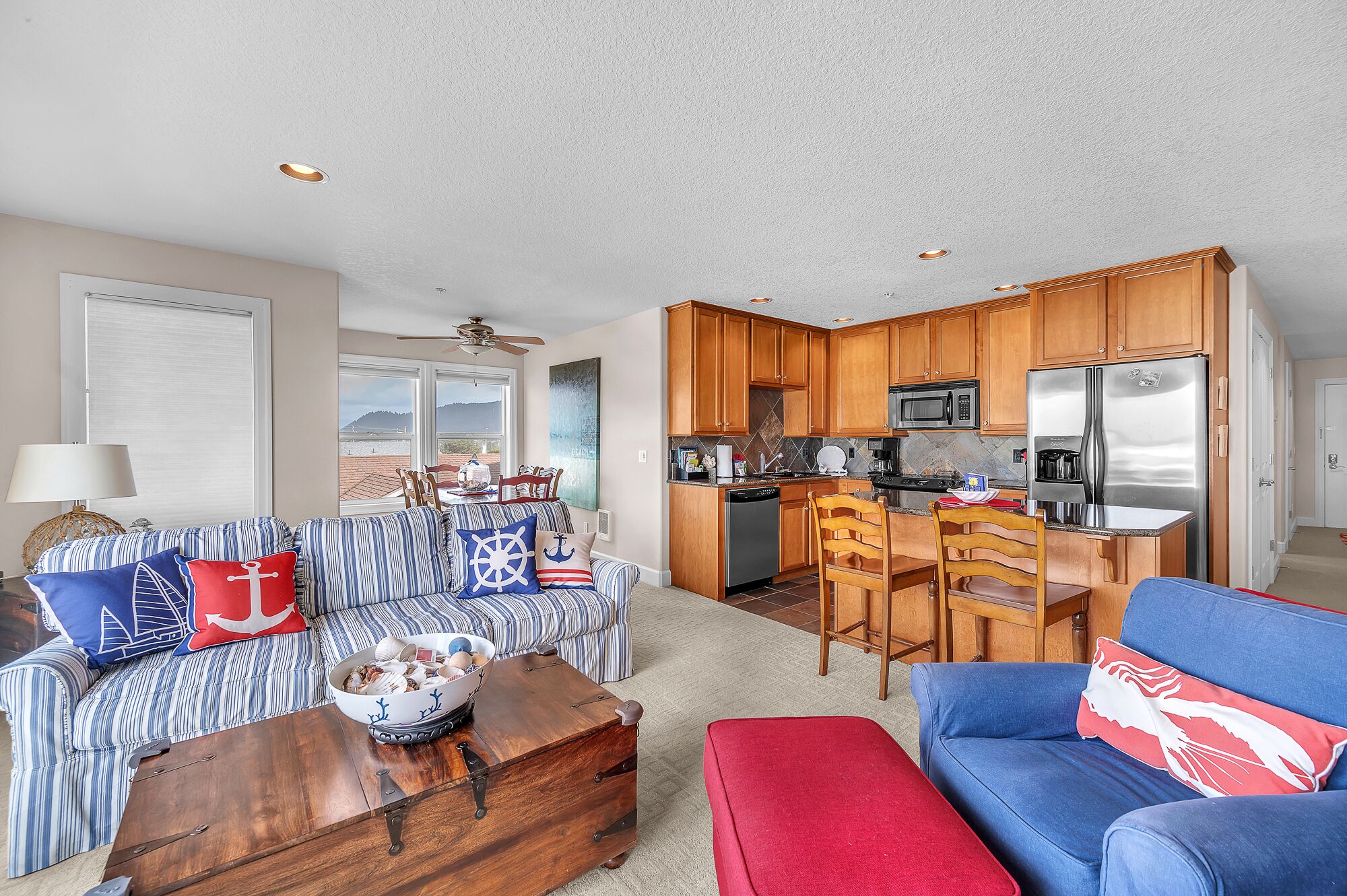 Deja View - Open Floor Plan, Flat Screen TV, Streaming Services, Fireplace