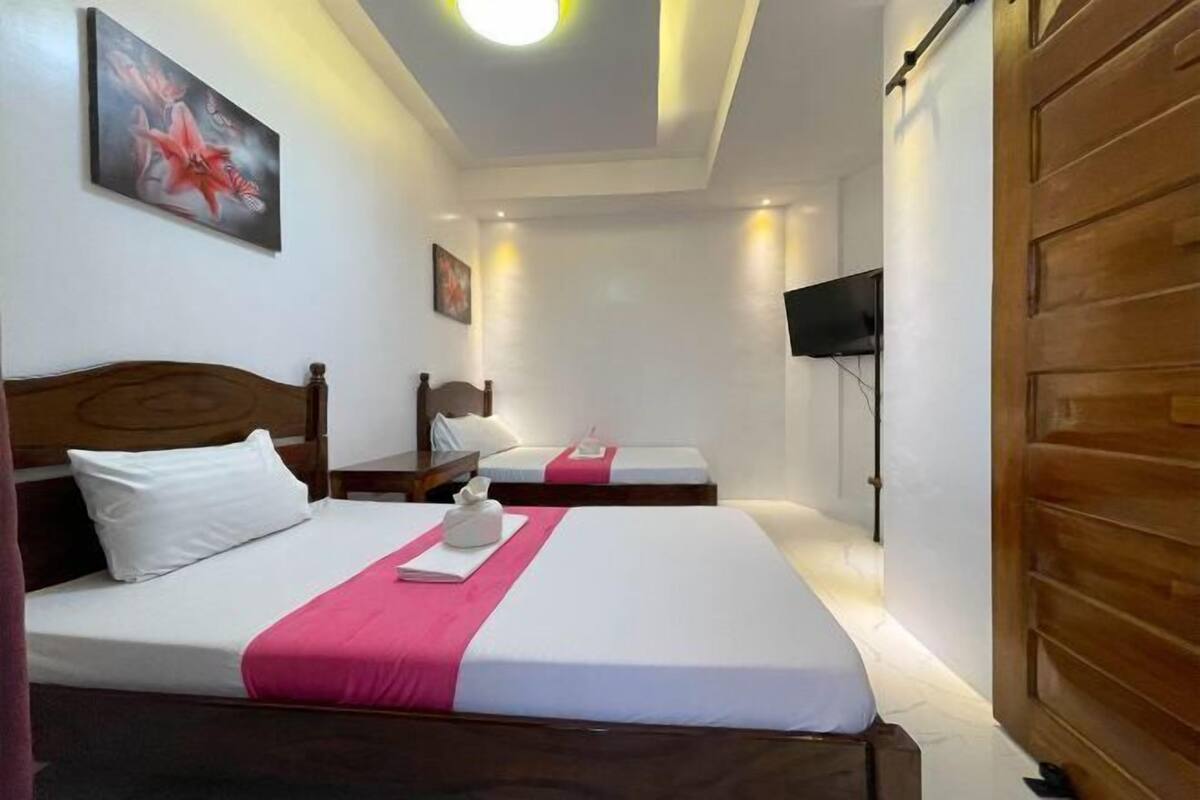 Desk, bed sheets
