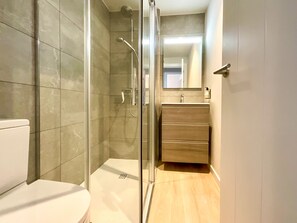 Towels - Apartment with spectacular sea views.5 minutes to Platja del Racó in Begur. (Begur)