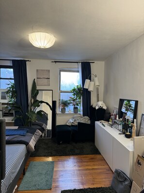 1 habitación, escritorio y wifi