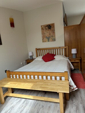 1 bedroom, WiFi, bed sheets