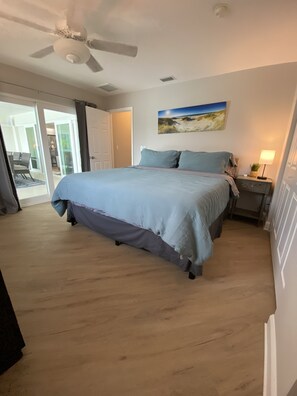 4 chambres, coffres-forts dans les chambres, fer et planche à repasser