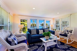 Smart TV - Bayfront Villa:  Dock, Walk to Beach and Bridge Street (Bradenton Beach)