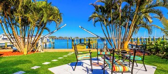 Bayfront Villa:  Dock, Walk to Beach and Bridge Street