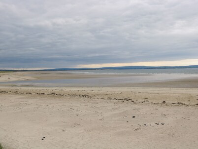 FREEMANS COTTAGE, family friendly in Enniscrone, County Sligo