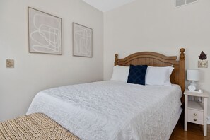 3 bedrooms, desk, iron/ironing board, travel crib