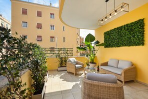 Suite Prestige With Jacuzzi Déco | Terrace/patio - AlbaDea Déco&Jacuzzi (Rome)