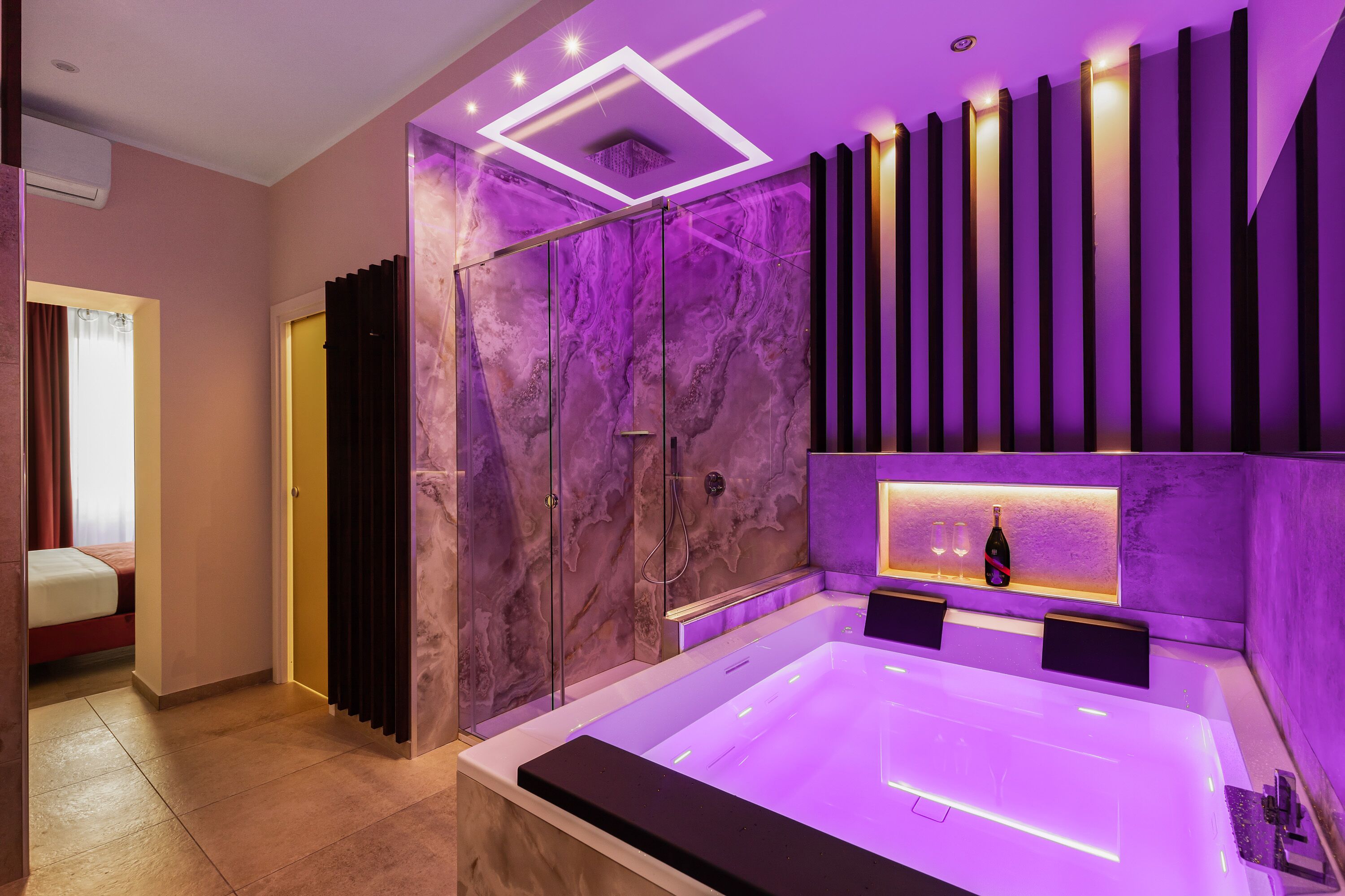 Suite Prestige With Jacuzzi Déco | Private spa tub