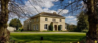 Walltree House -  a country house that sleeps 10 guests  in 4 bedrooms