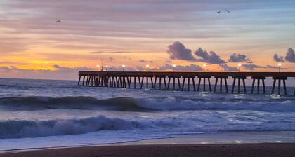 Charming home in the Soda Pop district downtown. Spacious and Pet-friendly!