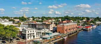 Charming condo in the Soda Pop district of downtown Wilmington. Pet-friendly!